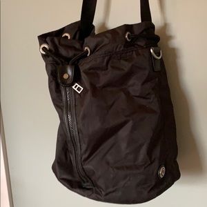 Lululemon bag.